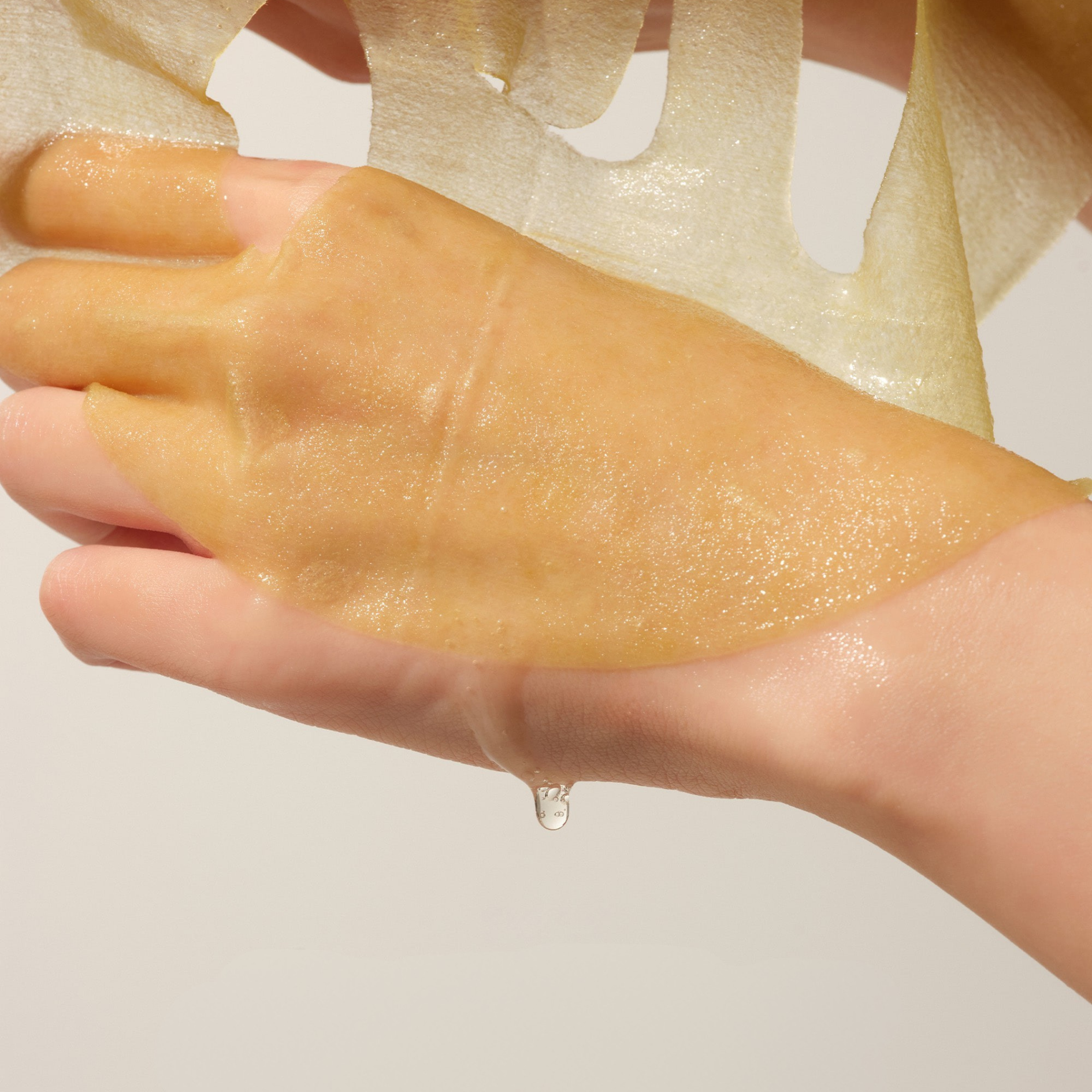 HEVEBLUE Salmon Caring Centella Green Mask